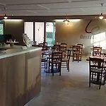 Hotel Campanile Nature Les Ulis