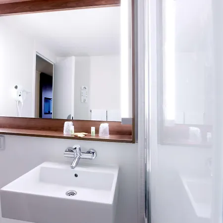 Campanile Nature Hotel Les Ulis