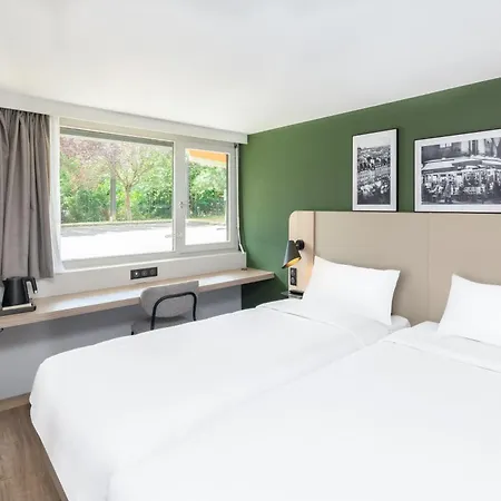 Hotel Campanile - Courtaboeuf 3*