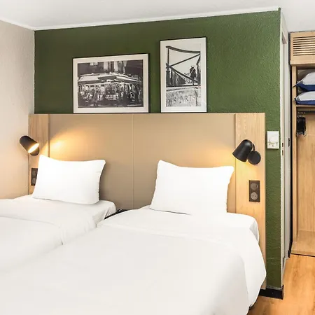 Campanile Nature Hotel Les Ulis