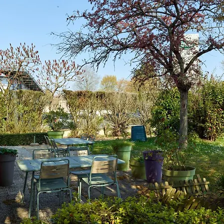 Hotel Campanile Nature Les Ulis