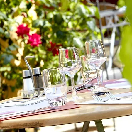 Hotel Campanile - Courtaboeuf 3*