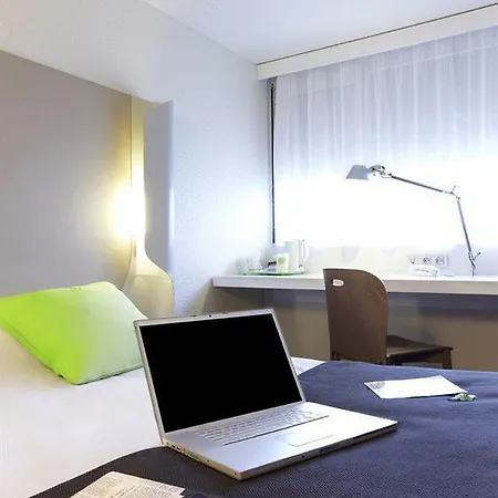 Hotell Campanile Nature Les Ulis